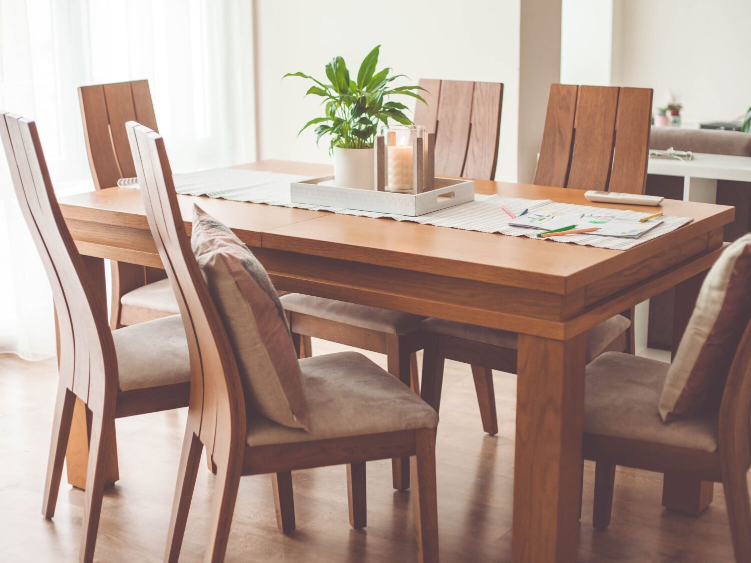 10 Ways to Tell if Your Furniture Is Made Out of Solid Hardwood ILFC