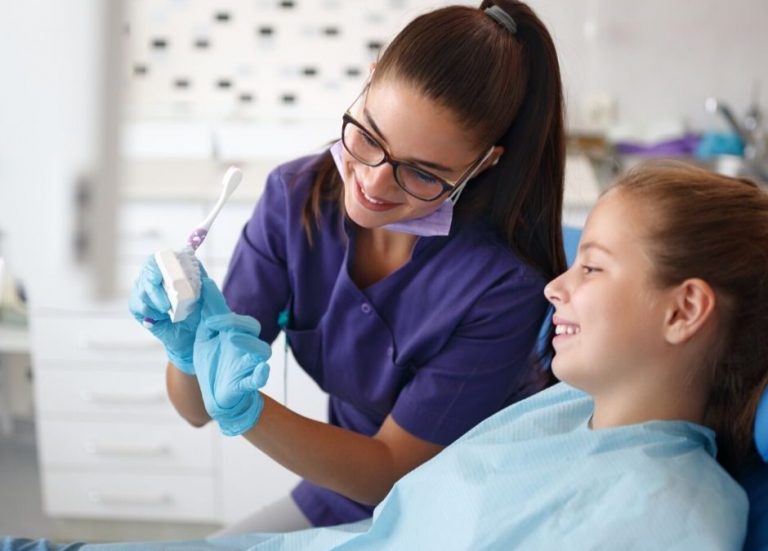 10 Benefits of a Dental Assistant in 2024 ILFC