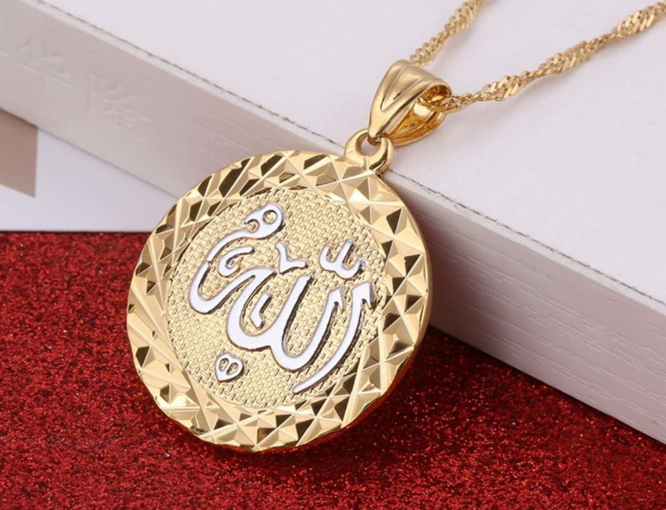 What's The Difference Between Christian and Islamic Jewelry? ILFC
